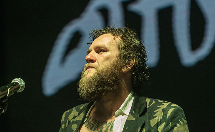 Otto faz concerto apoteótico no encerramento do festival